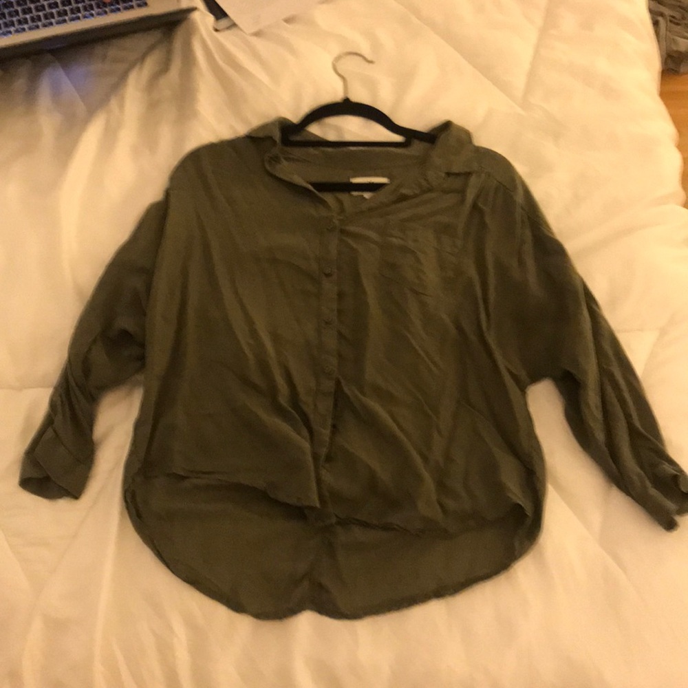 Women’s button up shirt size small